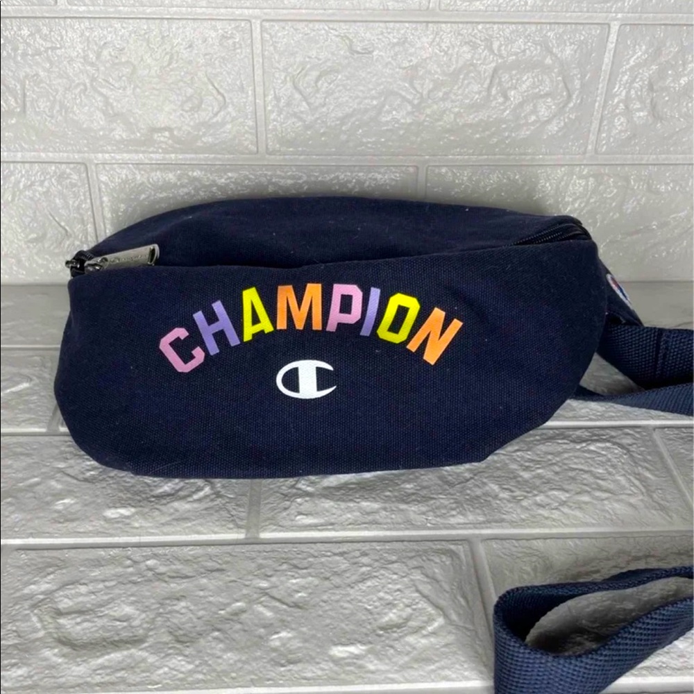 Champion navy blue fanny pack